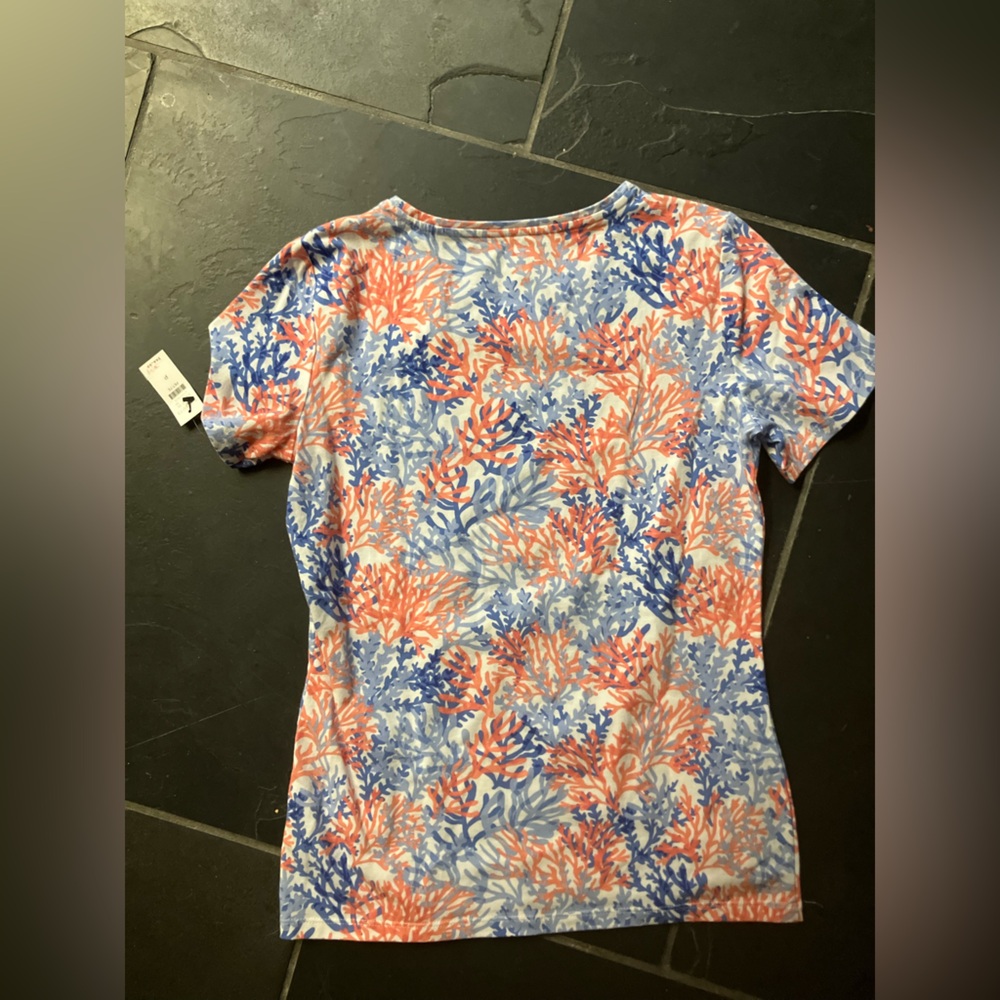 Talbots Women’s Petite Blue and Pink Coral Print Short Sleeve Top - Picture 2 of 2